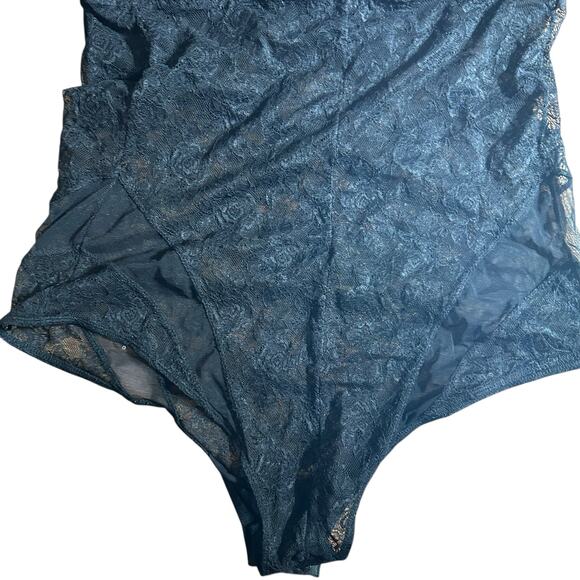 Torrid Curves Bodysuit SZ 2X Black All Over Lace Wireless Adj Straps Feminine - Picture 11 of 12
